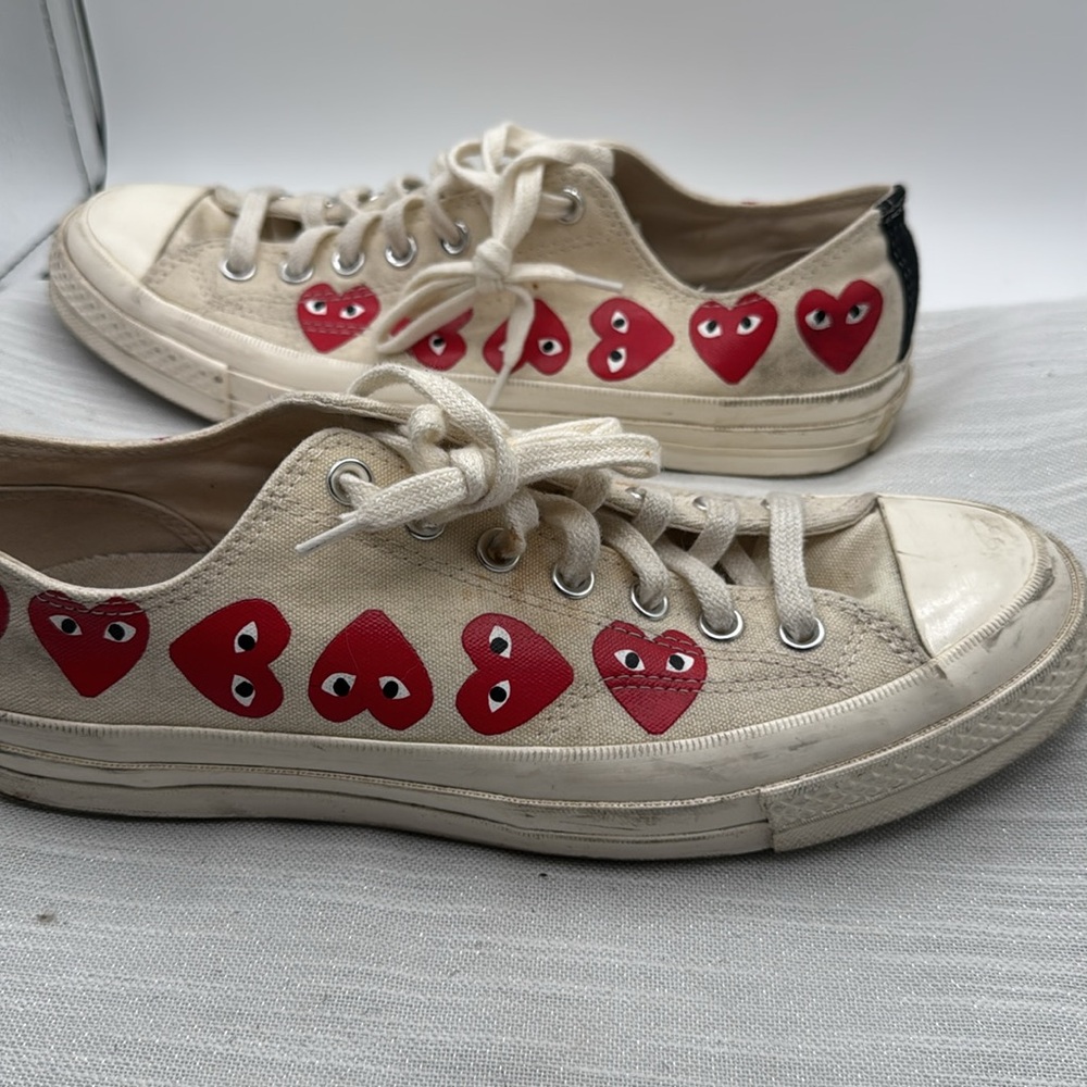 Comme des Garçons PLAY x Converse Chuck Taylor All Star Hearts 10
